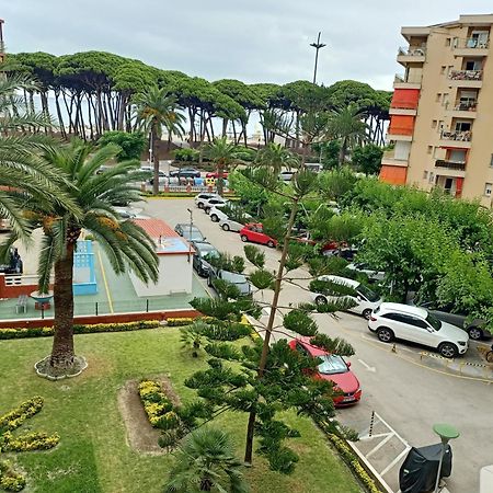 Seafront Apartment Pineda Beach Ла Пинеда Екстериор снимка