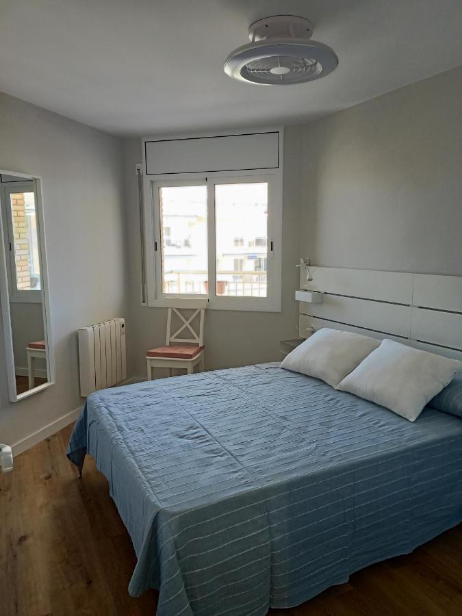 Seafront Apartment Pineda Beach Ла Пинеда Екстериор снимка