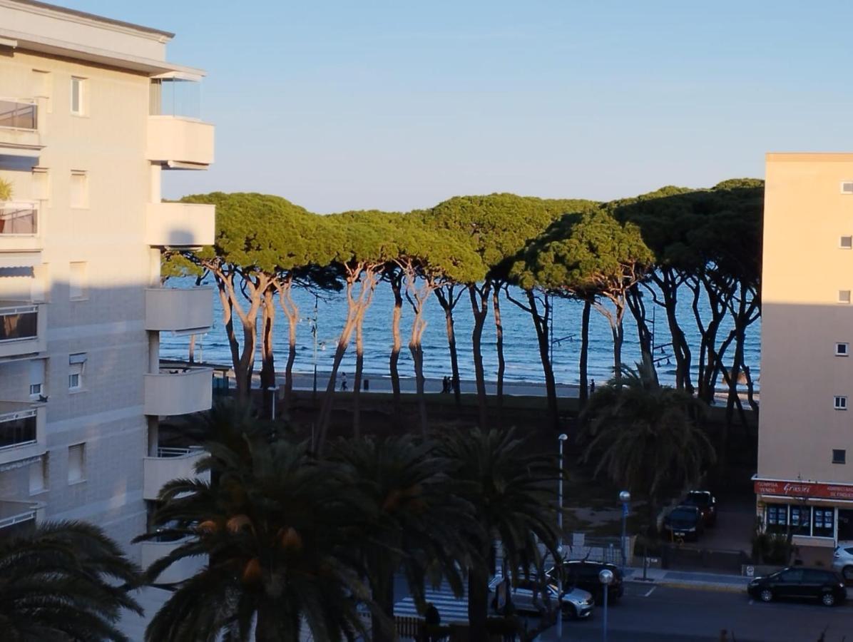 Seafront Apartment Pineda Beach Ла Пинеда Екстериор снимка