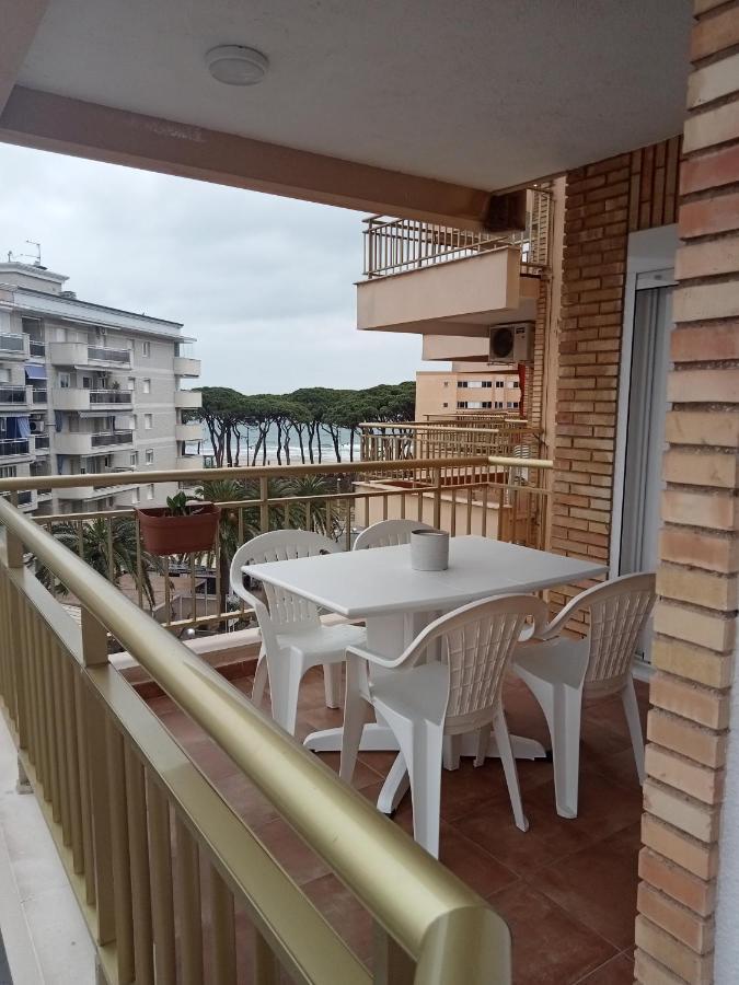 Seafront Apartment Pineda Beach Ла Пинеда Екстериор снимка