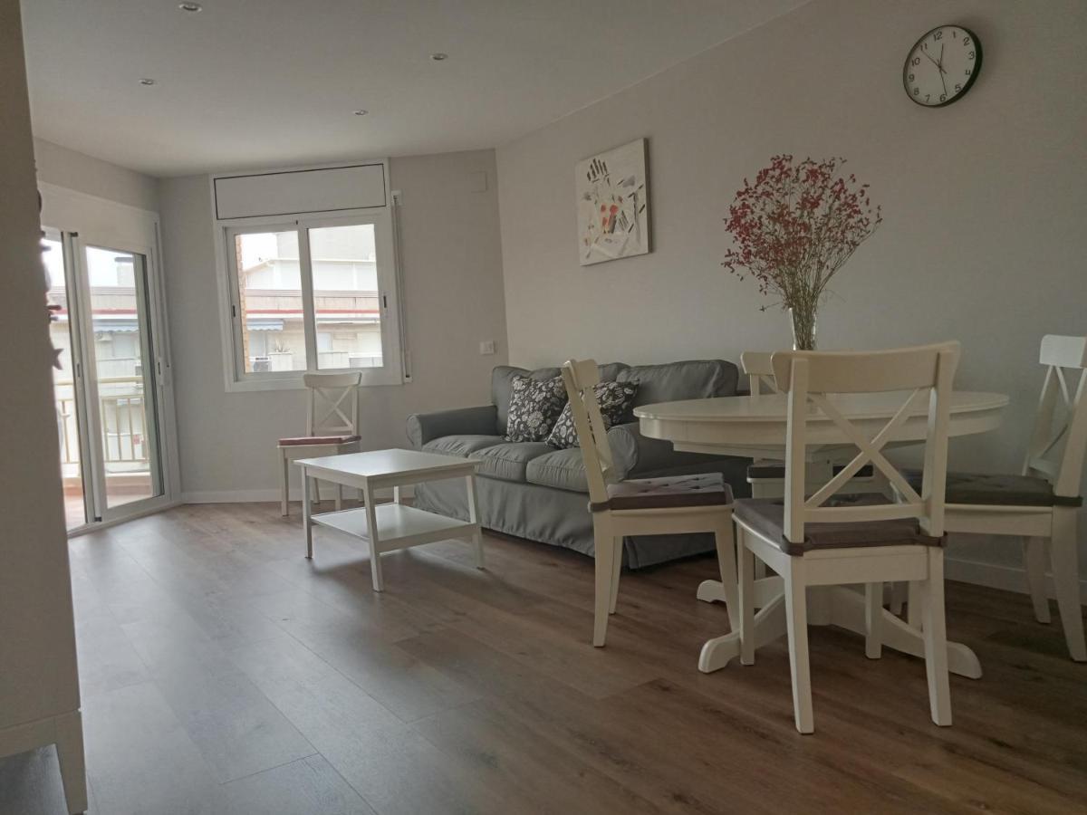 Seafront Apartment Pineda Beach Ла Пинеда Екстериор снимка